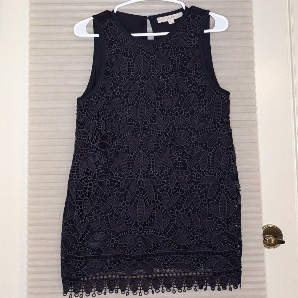 Ann Taylor LOFT Navy Blue Lace Overlay Professional Sleeveless Tank Top - Size S